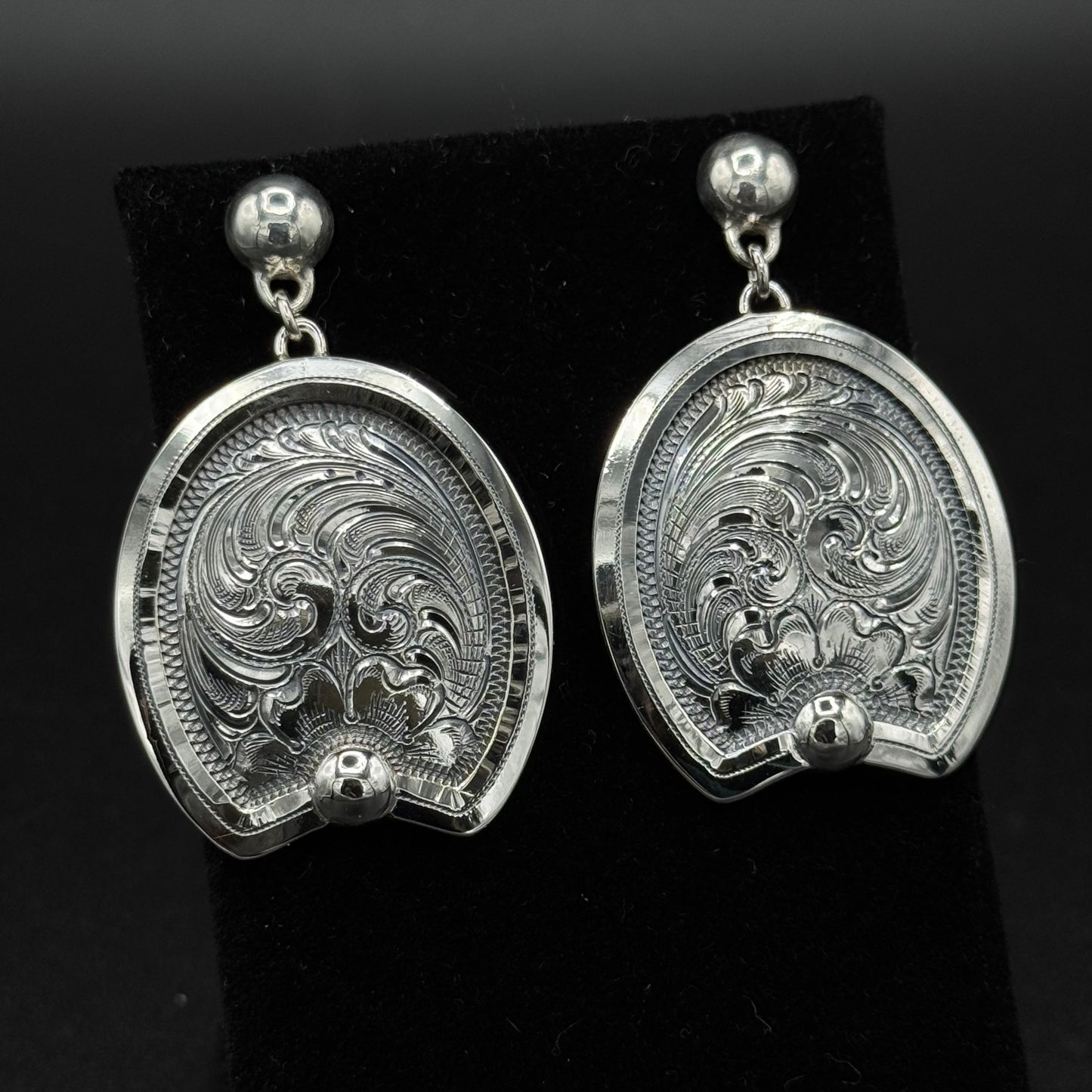 Oval Cutout Spot Earrings