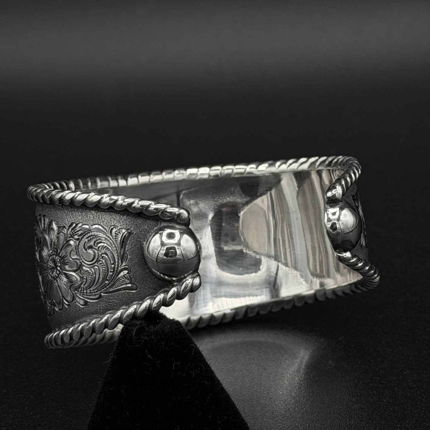 Rope Edge Cuff Bracelet
